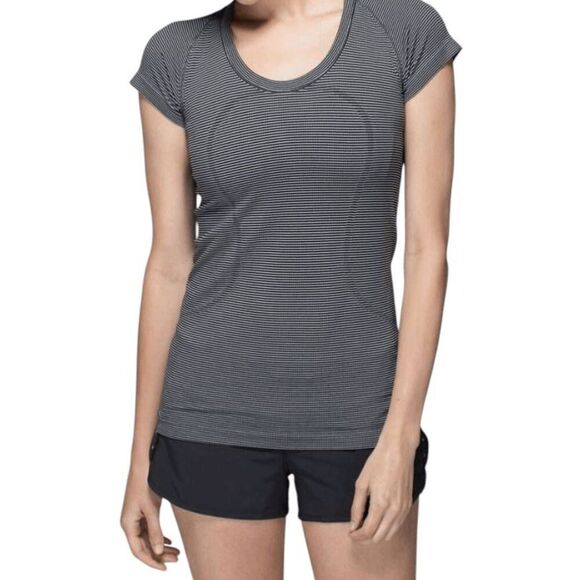 lululemon athletica Tops - LULULEMON ATHLETICA Swiftly Tech Short Sleeve Size 4